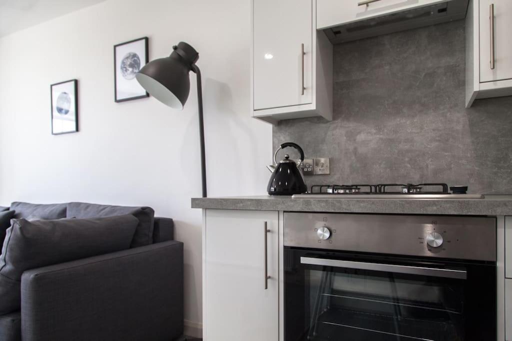 Stunning 2 Bed Apartment With Sea Views, Penzance Bagian luar foto