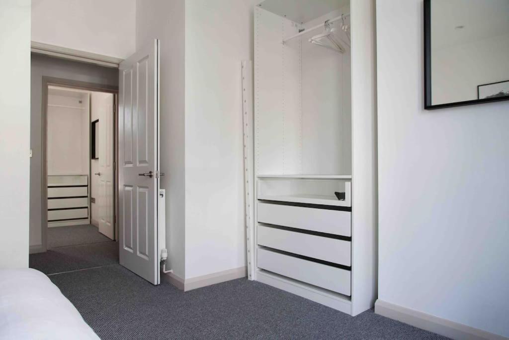Stunning 2 Bed Apartment With Sea Views, Penzance Bagian luar foto