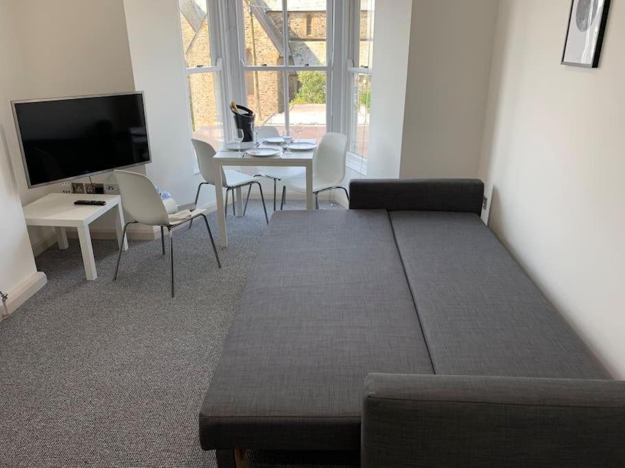 Stunning 2 Bed Apartment With Sea Views, Penzance Bagian luar foto