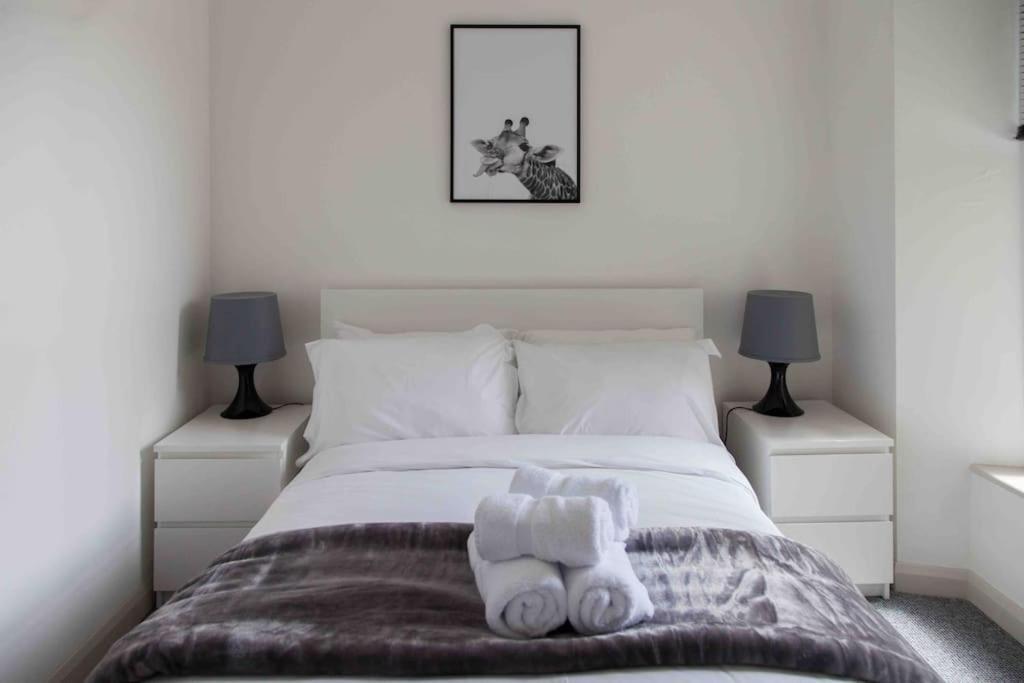 Stunning 2 Bed Apartment With Sea Views, Penzance Bagian luar foto