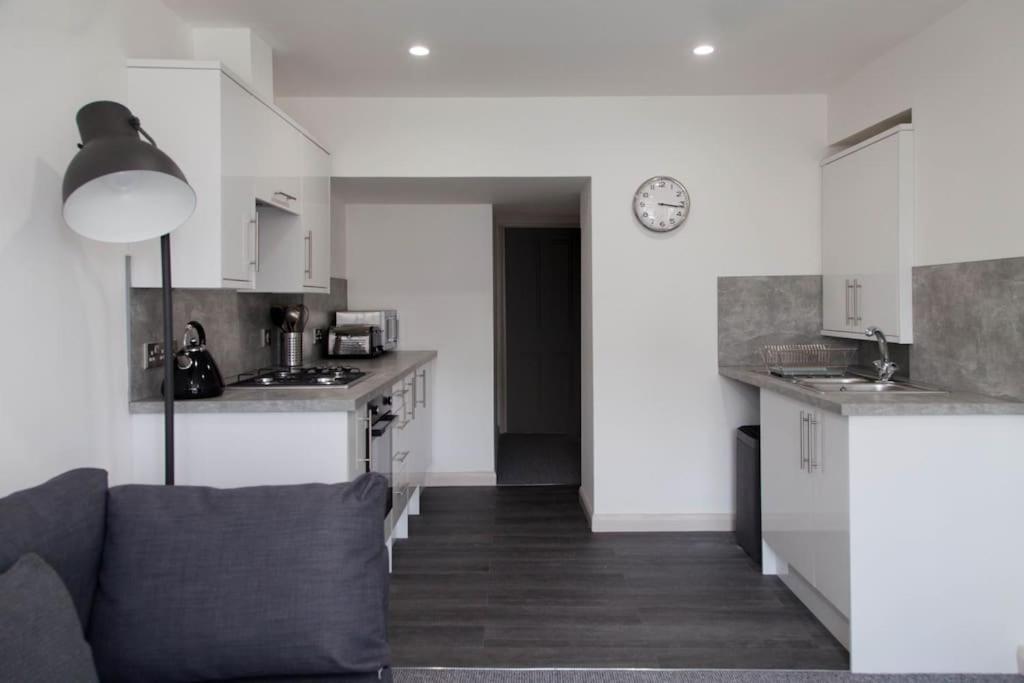 Stunning 2 Bed Apartment With Sea Views, Penzance Bagian luar foto